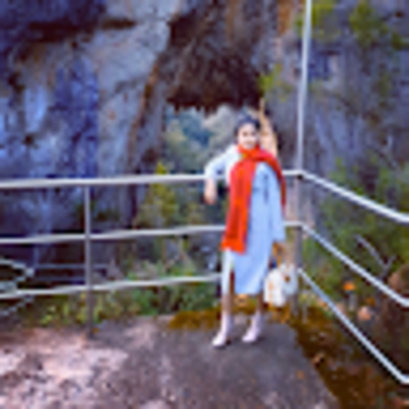 Meet your Posher, Patthamaphon - Picture 1 of 1